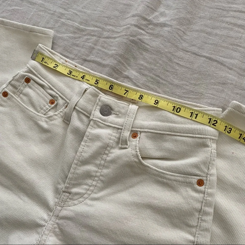 Levi's Cream Wedgie Straight Jeans - Picture 3 of 8